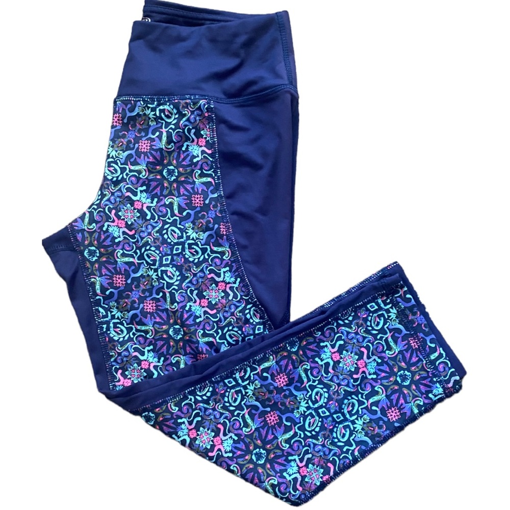 Pro Player Activewear Capris Leggings Size: L